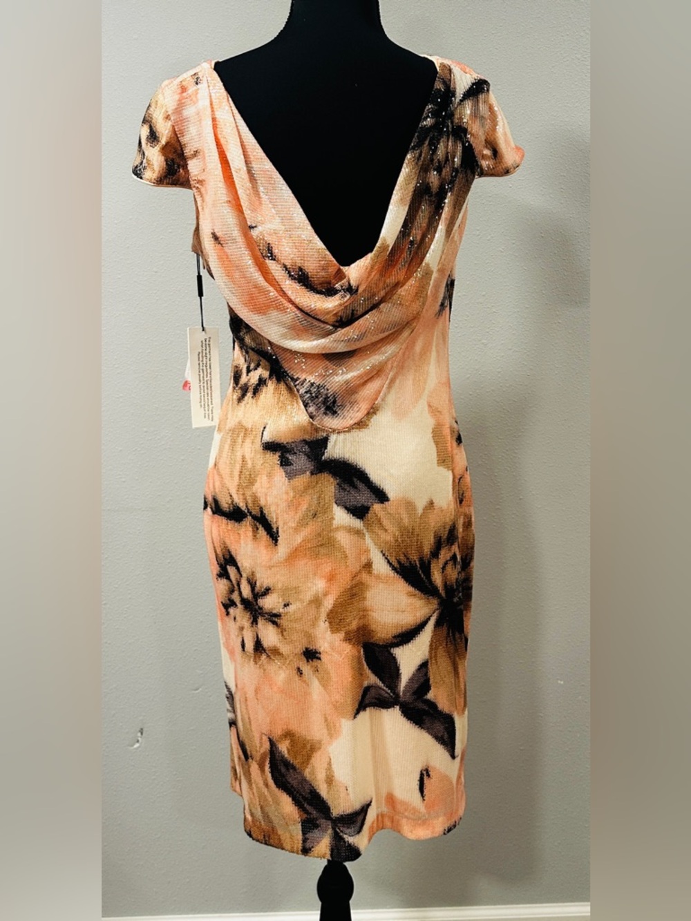 Calvin Klein - Elegant Peach Floral Sequined Dress - Picture 2 of 6